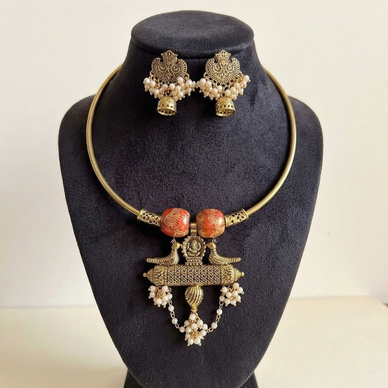 Kundan Hasuli Necklace